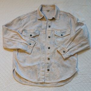 Women’s Light Denim Button-Up Shirt Jacket